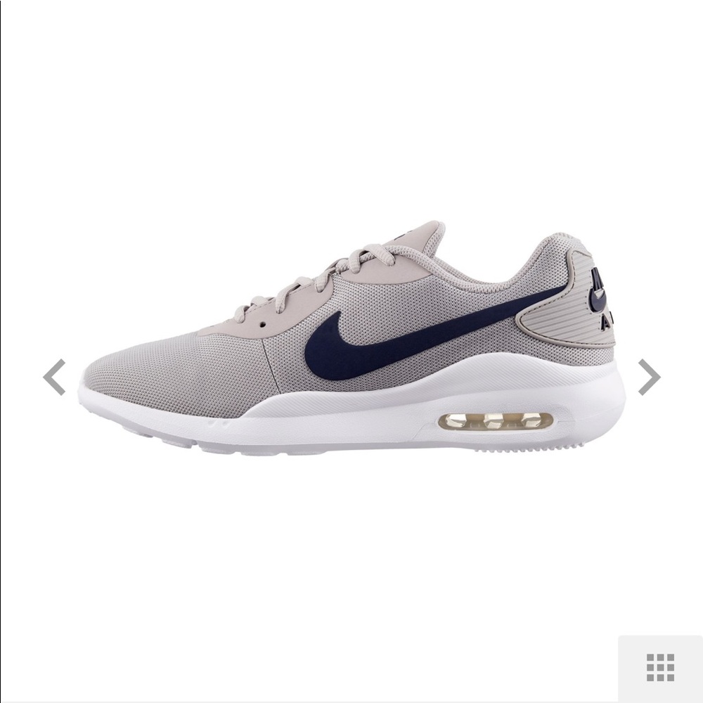 Nike Mens Air Max Oketo Shoes 9.5